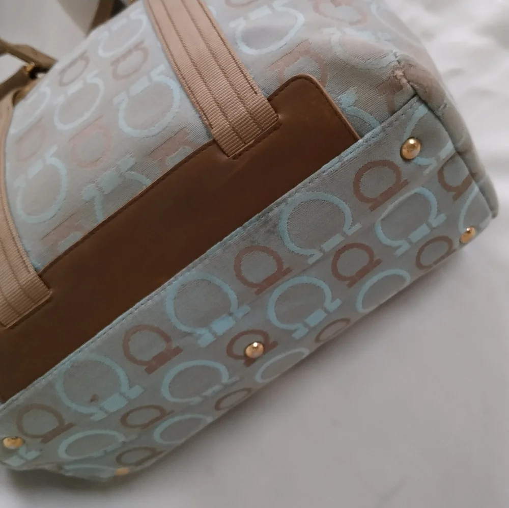 Salvatore Ferragamo Gancini Handbag AF215373 (Authentic ) - Picture 14 of 17